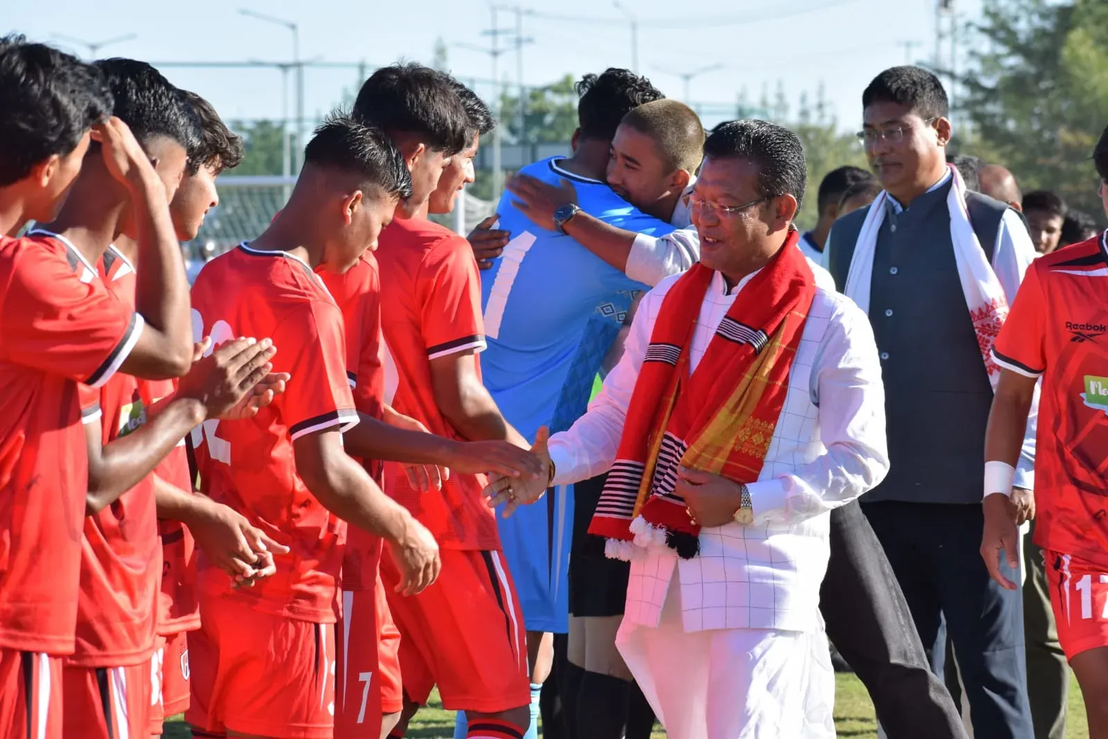 ফুটবল খেলাৰ মুকলি অনুষ্ঠানৰ দৃশ্য