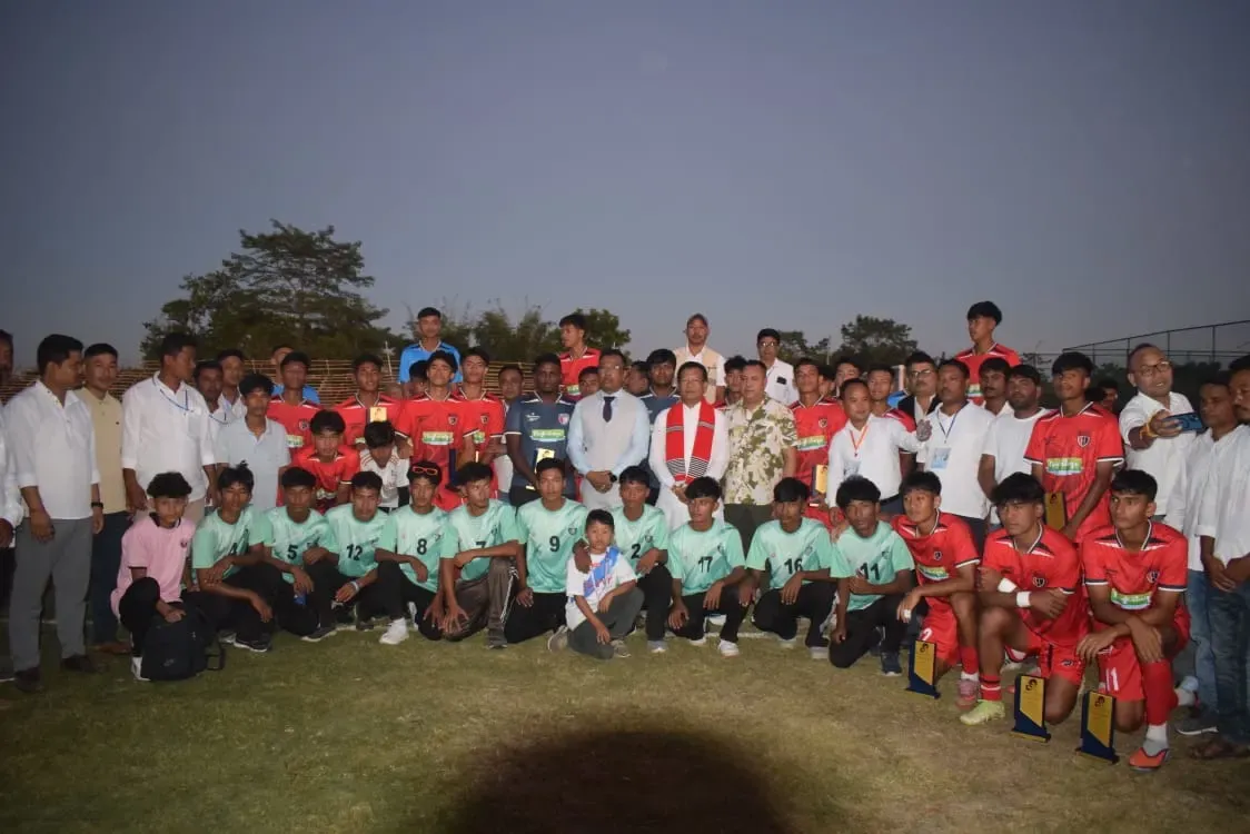 খেলুৱৈসমূহৰ দলীয় ফটো